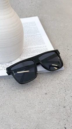 OTRA EYEWEAR Sunglasses^Amos Polarized Sunglasses - Black/Smoke