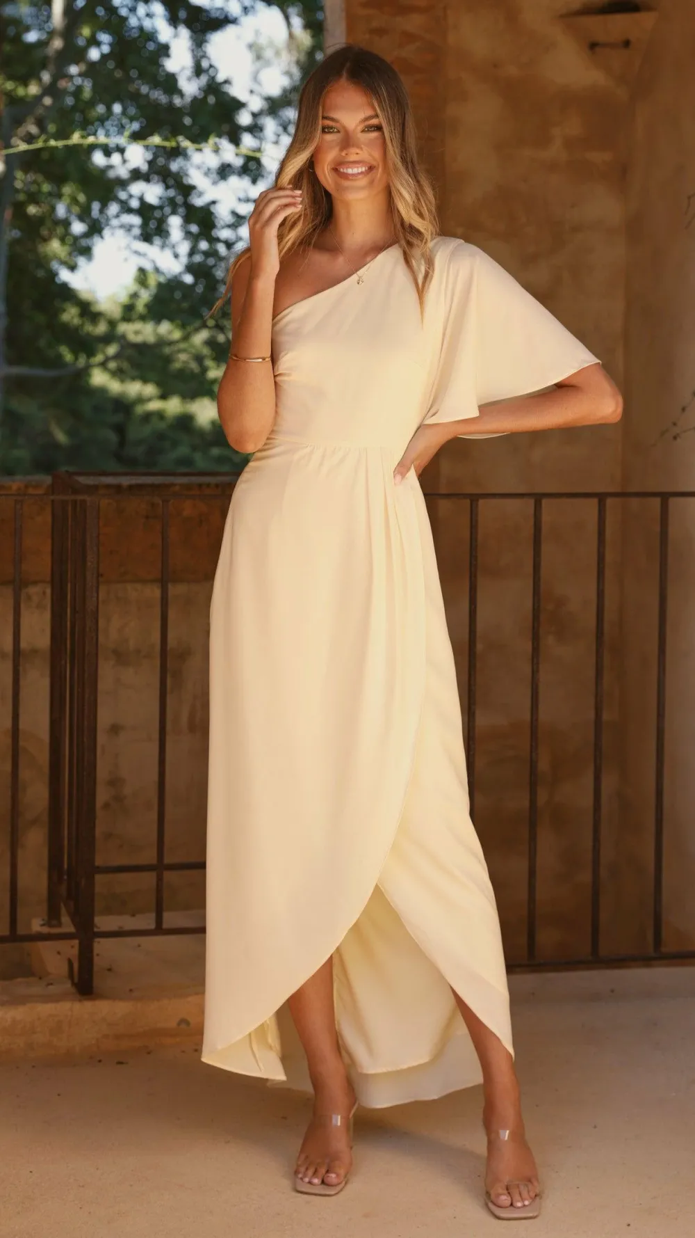 LILYWHYT Mi Amore|Dresses^Emma One Sleeve Maxi Dress - Yellow