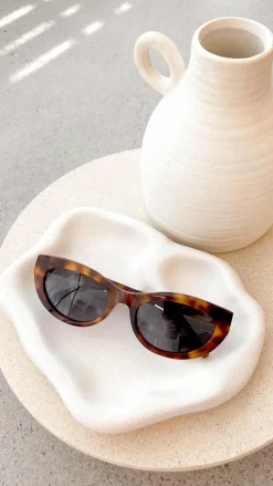 Banbe Sunglasses|The Denim Edit^Estella Sunglasses - Hazel Tort