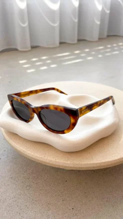 Banbe Sunglasses|The Denim Edit^Estella Sunglasses - Hazel Tort