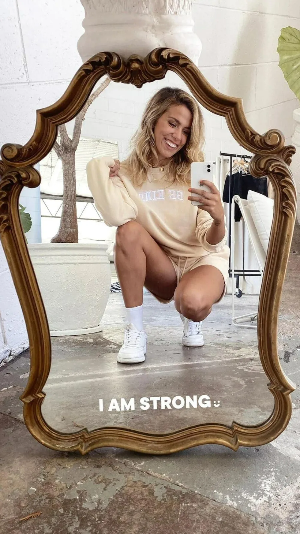 selfawear Beauty|Gift Collection^I Am Strong - Affirmation Mirror Sticker