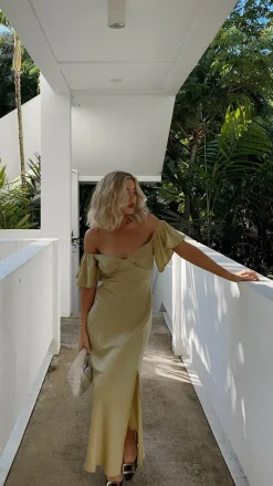 LILYWHYT Dresses|Bridesmaid^Louisa Midi Dress - Olive