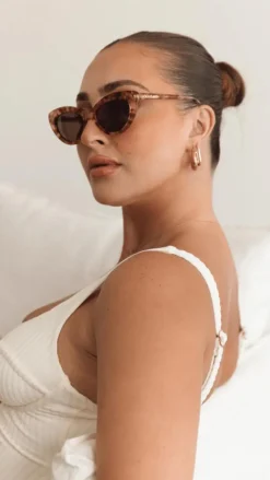 Ochre Lane Sunglasses^Isla Sunglasses - Golden Tort