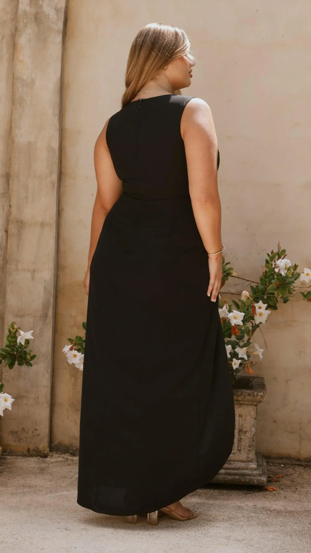 LILYWHYT Mi Amore|Dresses^Pamela V Neck Maxi Dress - Black