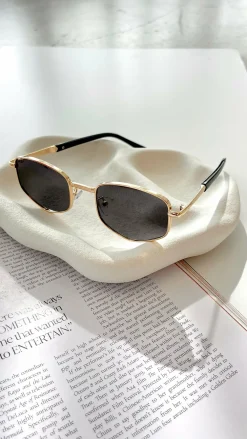 Angel Whisper Sunglasses^Quinta Sunglasses - Black / Gold