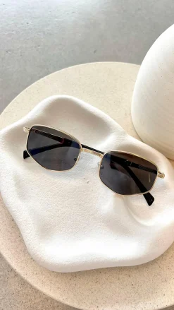 Angel Whisper Sunglasses^Quinta Sunglasses - Black / Gold