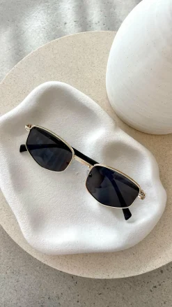 Angel Whisper Sunglasses^Quinta Sunglasses - Black / Gold