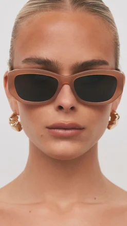 Banbe Sunglasses^The Diaz Sunglasses - Nude / Ink