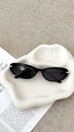 Banbe Sunglasses^The Rae Sunglasses - Black / Black