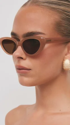 Banbe Sunglasses^The Sweeney Sunglasses - Nude / Chocolate